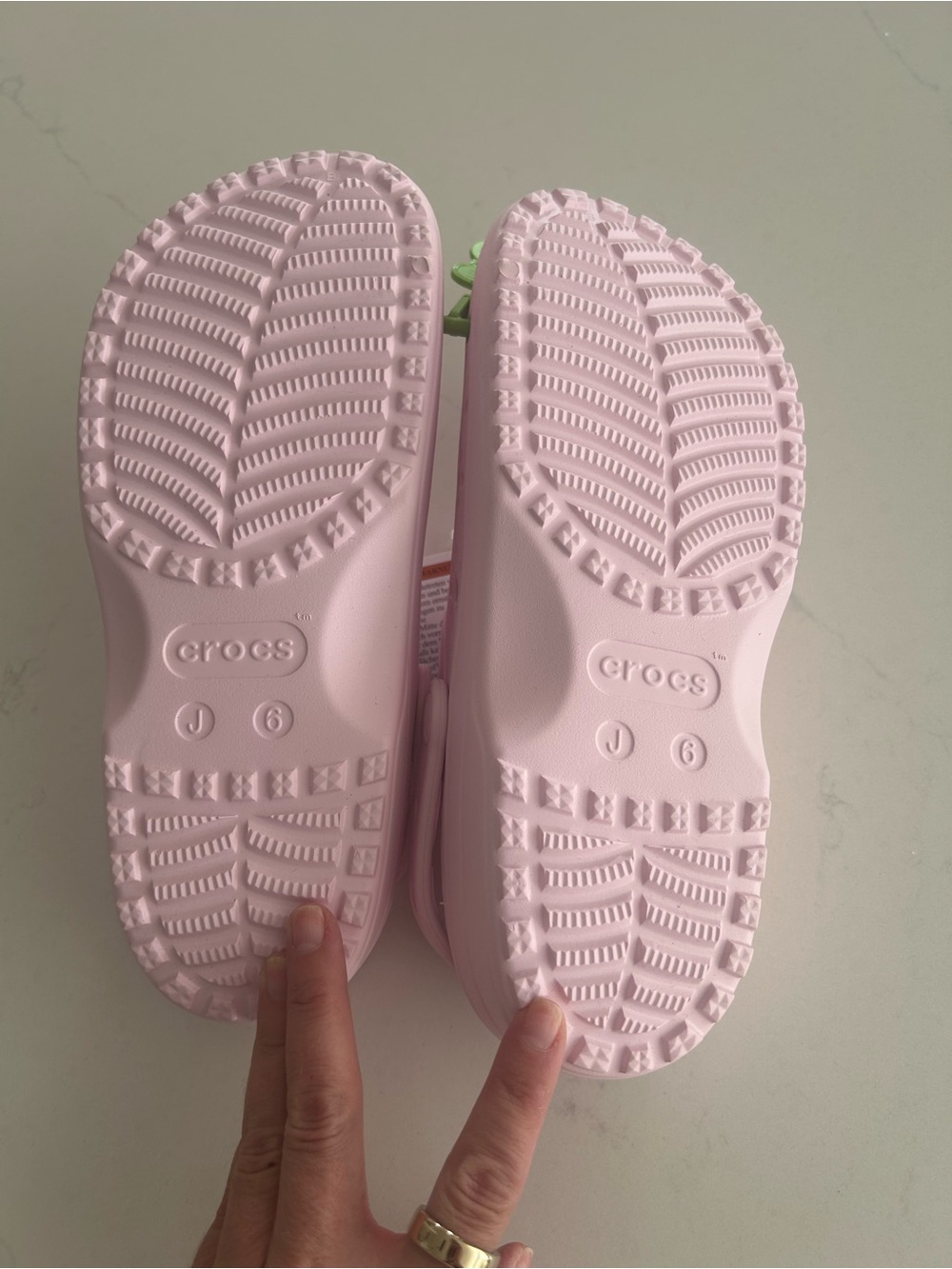 CROCS Women's Classic Floral Cutout Clog in Light Pink Size 6 NWT - Picture 10 of 11